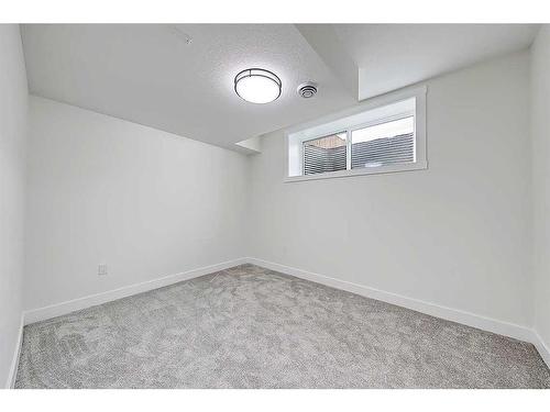 4627 72 Street Nw, Calgary, AB - Indoor Photo Showing Other Room