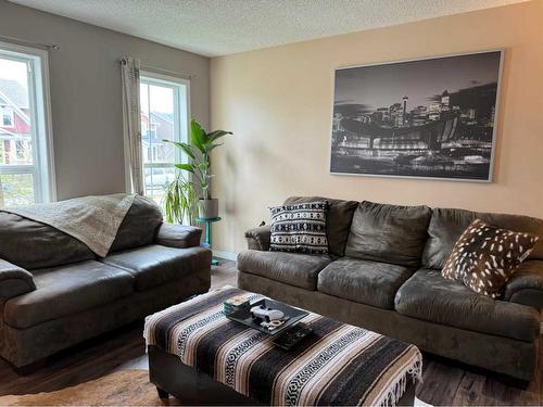 616 Auburn Bay Avenue Se, Calgary, AB - Indoor Photo Showing Living Room