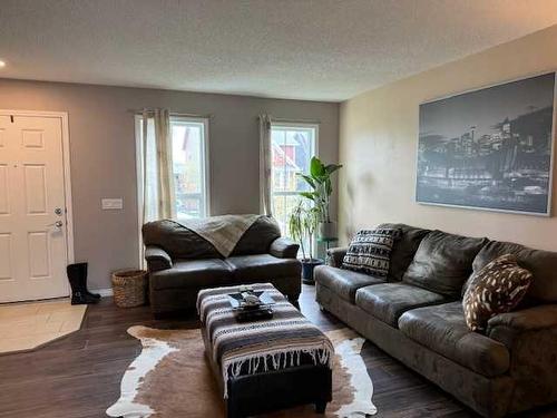 616 Auburn Bay Avenue Se, Calgary, AB - Indoor Photo Showing Living Room