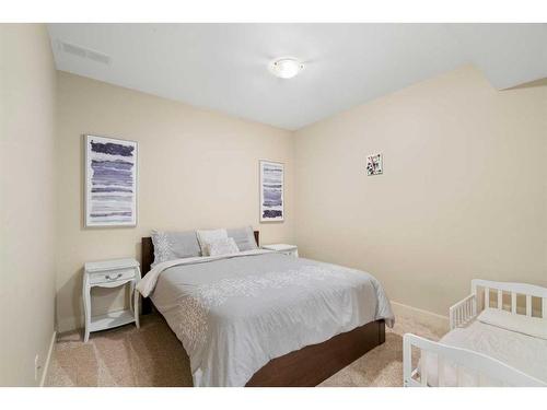 3817 17 Street Sw, Calgary, AB - Indoor Photo Showing Bedroom