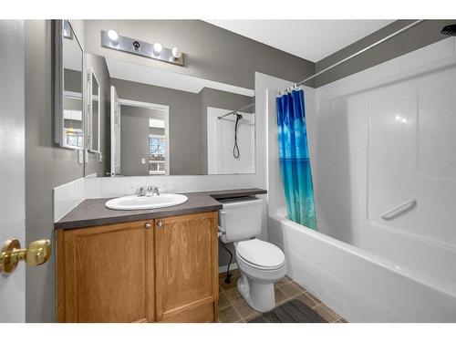 286 Covepark Way Ne, Calgary, AB - Indoor Photo Showing Bathroom