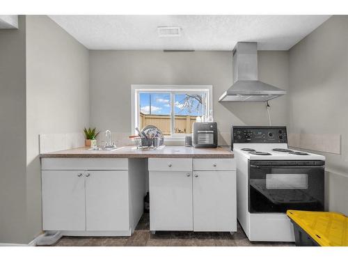 286 Covepark Way Ne, Calgary, AB - Indoor Photo Showing Kitchen