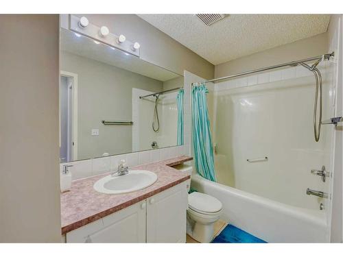 19 Taravista Crescent Ne, Calgary, AB - Indoor Photo Showing Bathroom