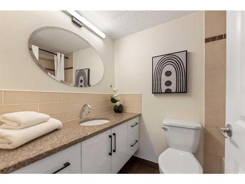 301-934 2 Avenue Nw, Calgary, AB - Indoor Photo Showing Bathroom