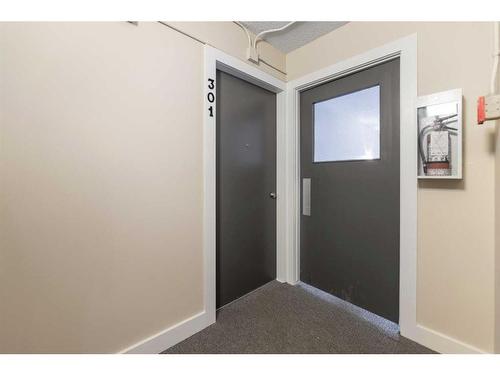 301-934 2 Avenue Nw, Calgary, AB - Indoor Photo Showing Laundry Room