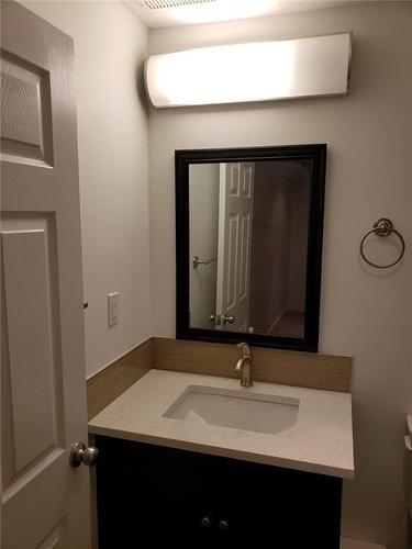 307-9930 Bonaventure Drive Se, Calgary, AB - Indoor Photo Showing Bathroom