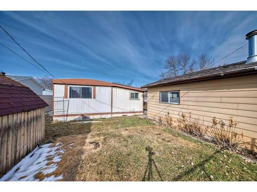 2 21 A Street Close, Bowden, AB - Outdoor With Exterior
