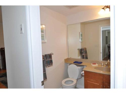 310-1718 14 Avenue Nw, Calgary, AB - Indoor Photo Showing Bathroom