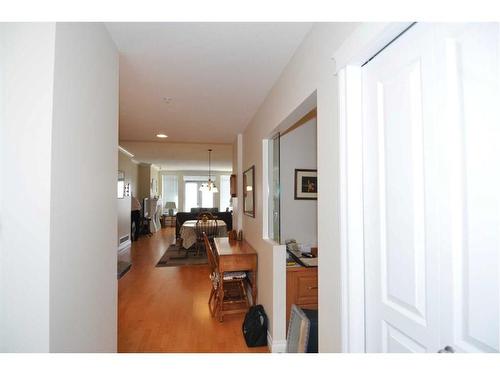 310-1718 14 Avenue Nw, Calgary, AB - Indoor Photo Showing Other Room