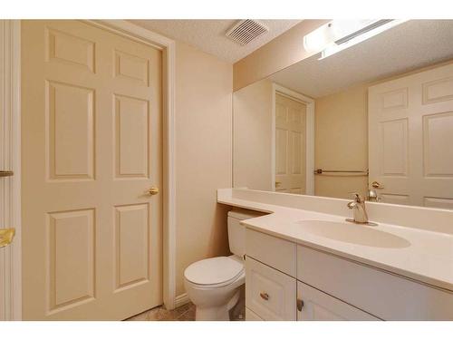 218-9449 19 Street Sw, Calgary, AB - Indoor Photo Showing Bathroom