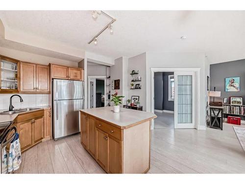 306-4 14 Street Nw, Calgary, AB - Indoor Photo Showing Kitchen