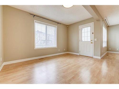 26 Royal Elm Drive Nw, Calgary, AB - Indoor Photo Showing Other Room