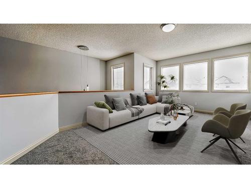 412 Kincora Bay Nw, Calgary, AB - Indoor Photo Showing Living Room