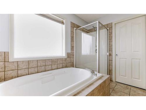 412 Kincora Bay Nw, Calgary, AB - Indoor Photo Showing Bathroom