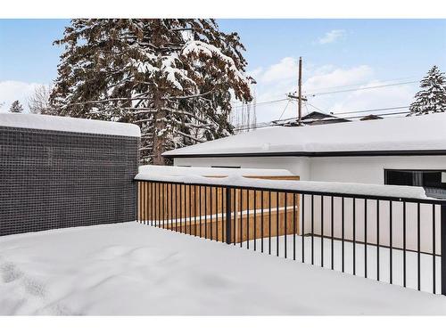 724 25 Avenue Nw, Calgary, AB - Outdoor