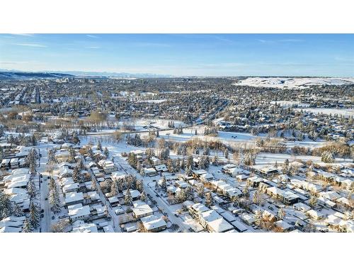 724 25 Avenue Nw, Calgary, AB - Outdoor With View