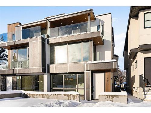 724 25 Avenue Nw, Calgary, AB - Outdoor