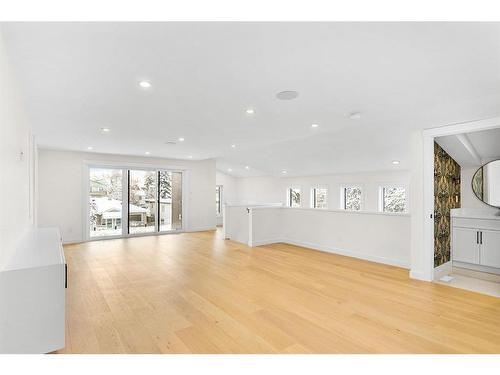 726 25 Avenue Nw, Calgary, AB - Indoor