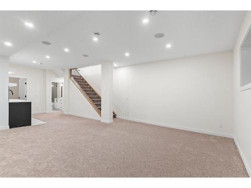 726 25 Avenue Nw, Calgary, AB - Indoor Photo Showing Other Room