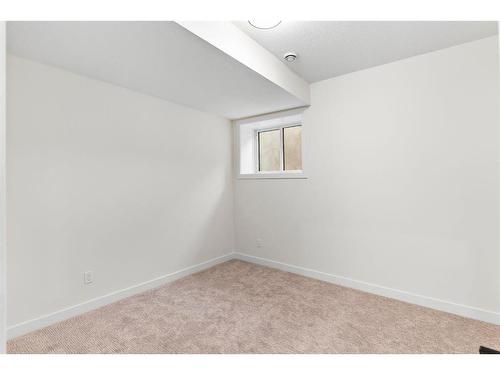 726 25 Avenue Nw, Calgary, AB - Indoor Photo Showing Other Room