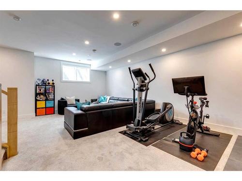 224 8 Avenue Ne, Calgary, AB - Indoor Photo Showing Gym Room