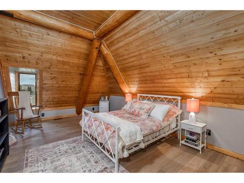 29116 Range Road 50, Rural Mountain View County, AB - Indoor Photo Showing Bedroom