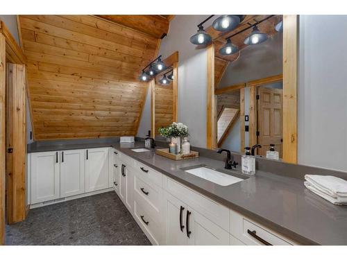 29116 Range Road 50, Rural Mountain View County, AB - Indoor Photo Showing Bathroom