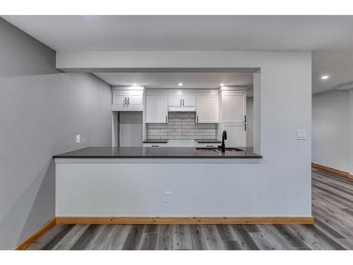 29116 Range Road 50, Rural Mountain View County, AB - Indoor Photo Showing Kitchen