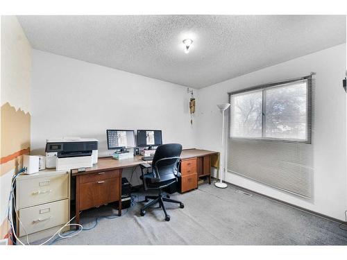 4448 Brentwood Green Nw, Calgary, AB - Indoor Photo Showing Office