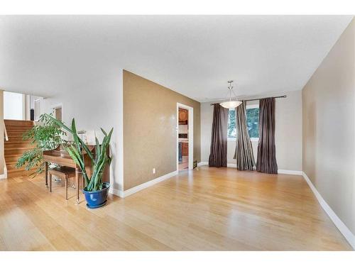 4448 Brentwood Green Nw, Calgary, AB - Indoor