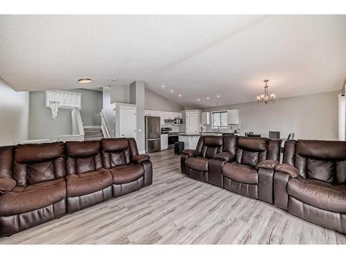 1310 Somerside Drive Sw, Calgary, AB - Indoor Photo Showing Living Room