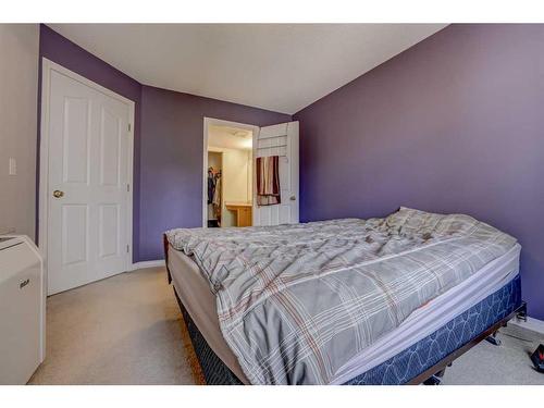 305-345 Rocky Vista Park Nw, Calgary, AB - Indoor Photo Showing Bedroom