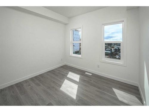 162-2117 81 Street Sw, Calgary, AB - Indoor Photo Showing Other Room