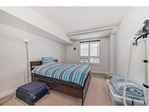711-8880 Horton Road Sw, Calgary, AB - Indoor Photo Showing Bedroom