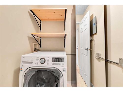 505-1919 17 Avenue Sw, Calgary, AB - Indoor Photo Showing Laundry Room