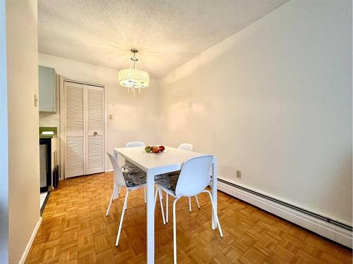 307-315 Heritage Drive Se, Calgary, AB - Indoor Photo Showing Dining Room