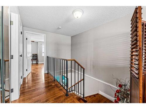 718 Queenston Terrace Se, Calgary, AB - Indoor Photo Showing Other Room