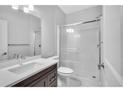563 Savanna Landing Ne, Calgary, AB - Indoor Photo Showing Bathroom