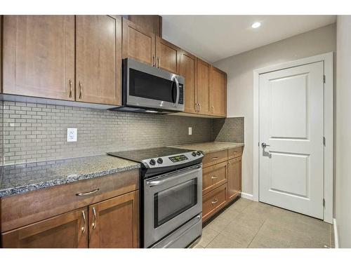 2205-211 13 Avenue Se, Calgary, AB - Indoor Photo Showing Kitchen