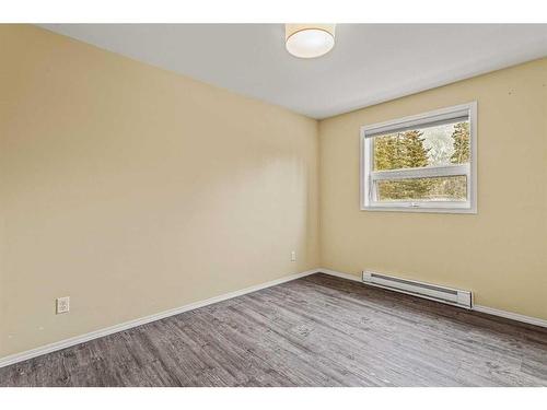 203-180 Kananaskis Way, Canmore, AB - Indoor Photo Showing Other Room