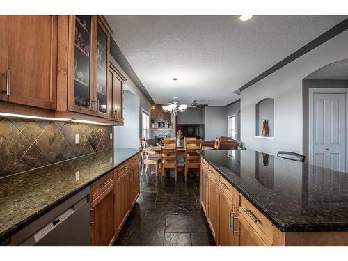 1518 High Park Drive Nw, High River, AB - Indoor Photo Showing Kitchen