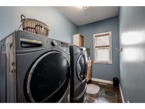 1518 High Park Drive Nw, High River, AB - Indoor Photo Showing Laundry Room