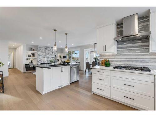 1327 Mapleglade Crescent Se, Calgary, AB - Indoor Photo Showing Kitchen With Upgraded Kitchen