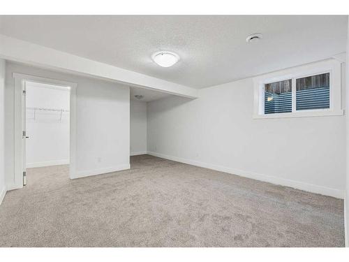 1327 Mapleglade Crescent Se, Calgary, AB - Indoor Photo Showing Other Room