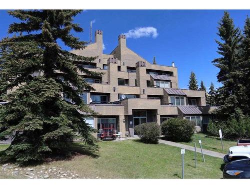 4-101 Village Heights Sw, Calgary, AB - Outdoor