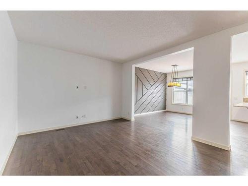 150 Skyview Point Crescent Ne, Calgary, AB - Indoor Photo Showing Other Room