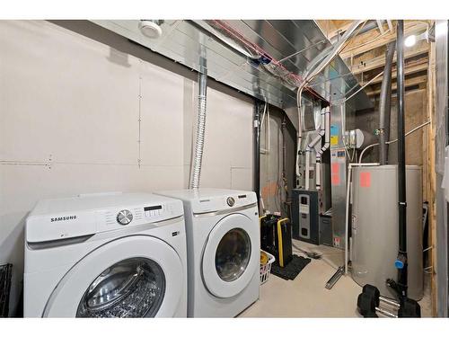 54 Walgrove Plaza Se, Calgary, AB - Indoor Photo Showing Laundry Room