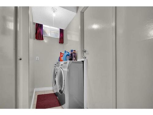 100 Martindale Crescent Ne, Calgary, AB - Indoor Photo Showing Laundry Room