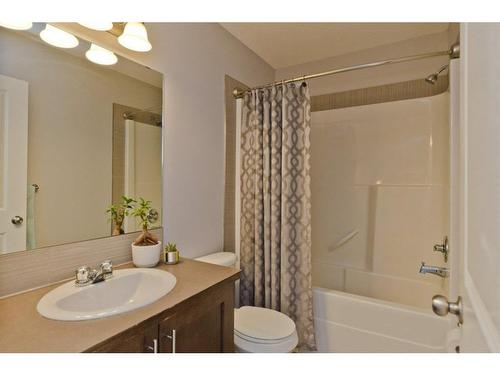 416 Ranch Ridge Meadow, Strathmore, AB - Indoor Photo Showing Bathroom