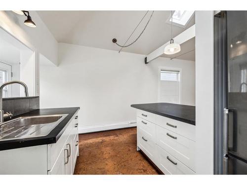 3835 Parkhill Street Sw, Calgary, AB - Indoor Photo Showing Kitchen With Double Sink